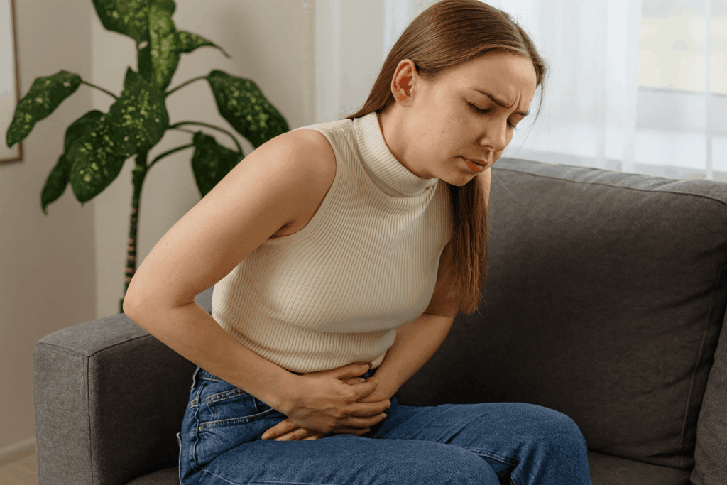 Douleurs bas ventre et bas du dos : comprendre et soulager ces symptômes interconnectés